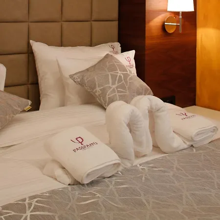 Passpartu Garni Hotel 4*