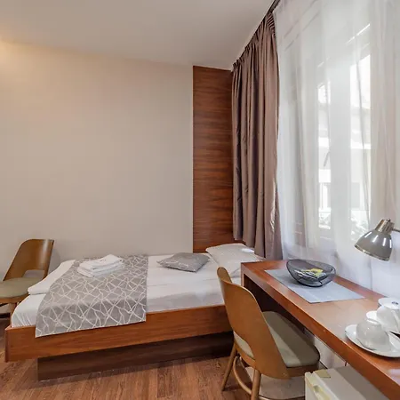 Hotel Passpartu Garni 4*